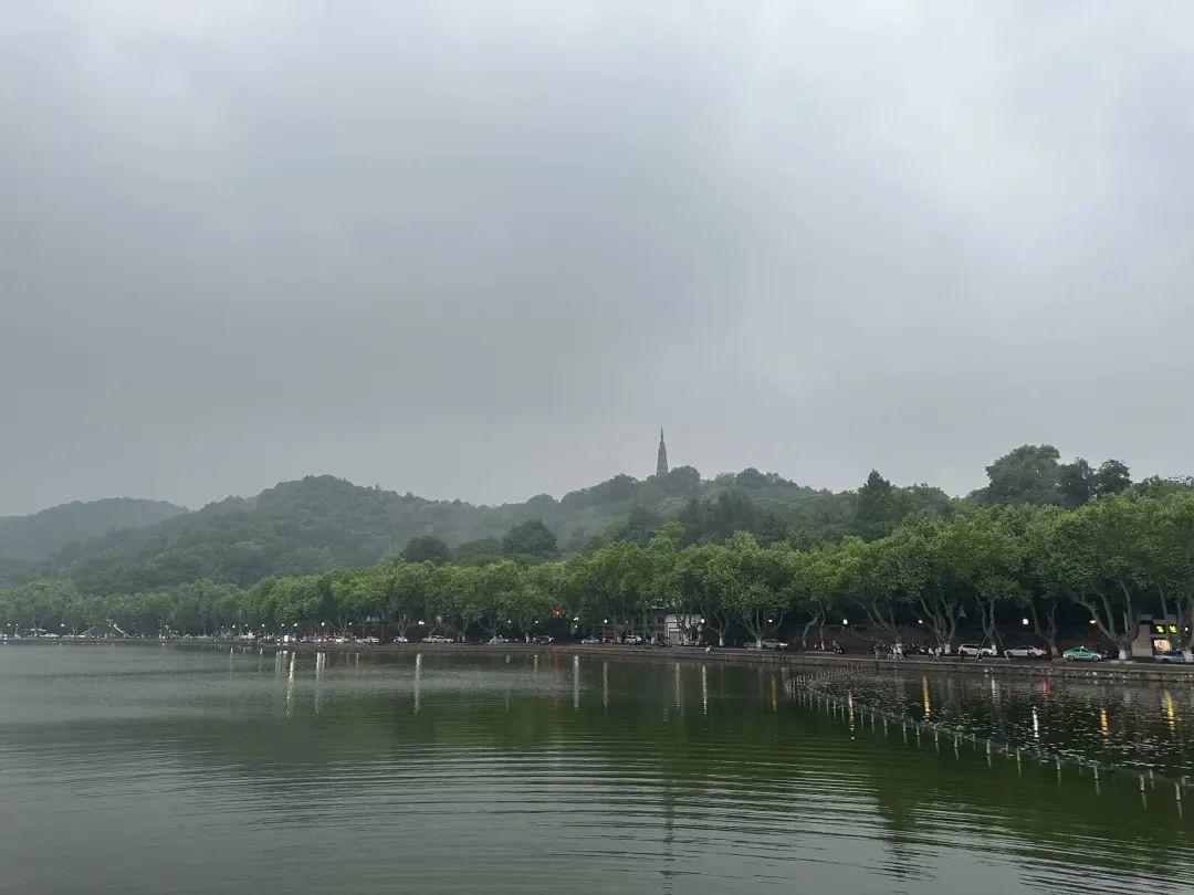 杭州,还当不起一线城市