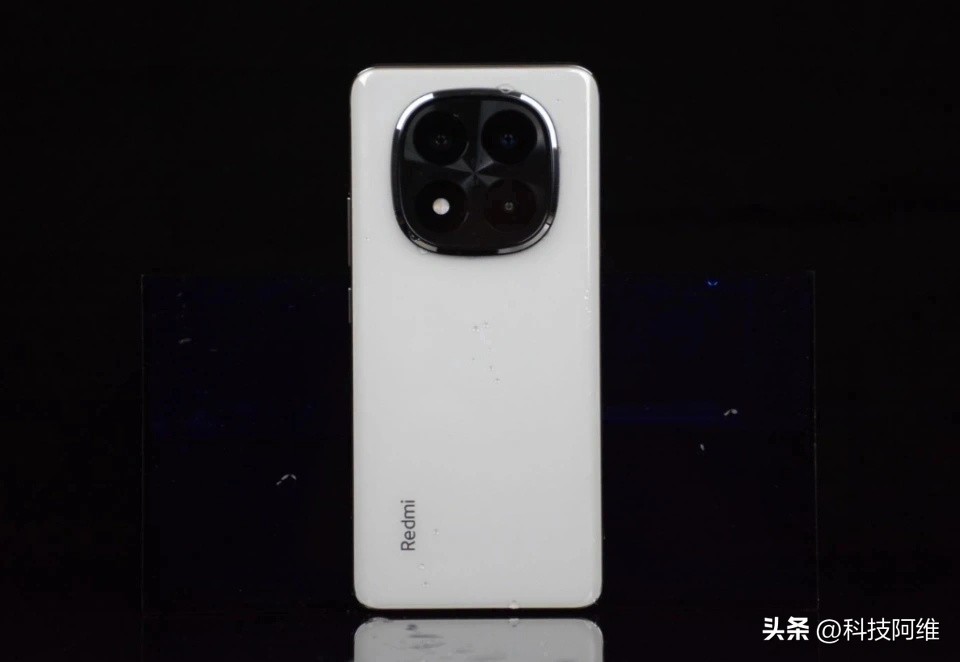 小米果断“发飙”,IP69满级防水+6200mAh,16GB+512GB才卖1737元